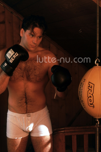 homme-en-slip-boxe homme-en-slip-boxe